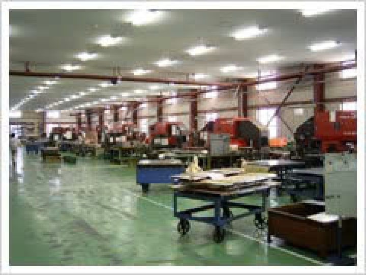 NAM CÔNG XƯỞNG KANTO - DẬP KIM LOẠI GUNMA