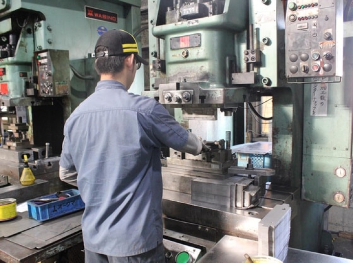 NAM CÔNG XƯỞNG TOKYO – LCB 205.000 YÊN/THÁNG